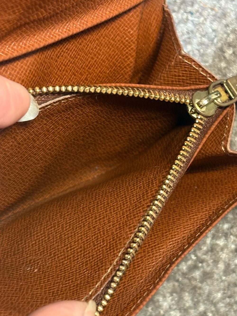Authentic Louis Vuitton Monogram Canvas small Wallet - Picture 11 of 15